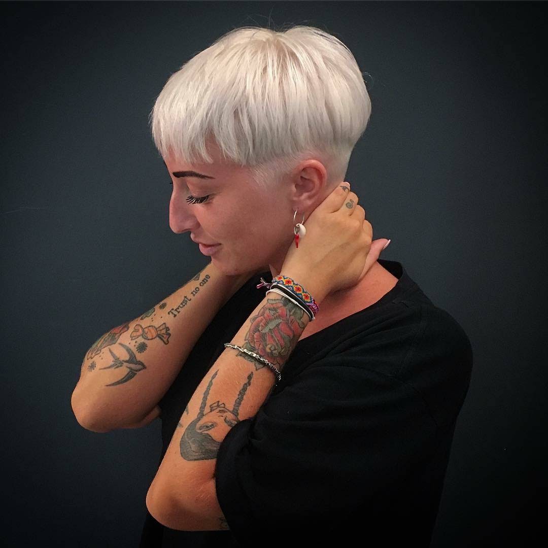 Taglio corto platino